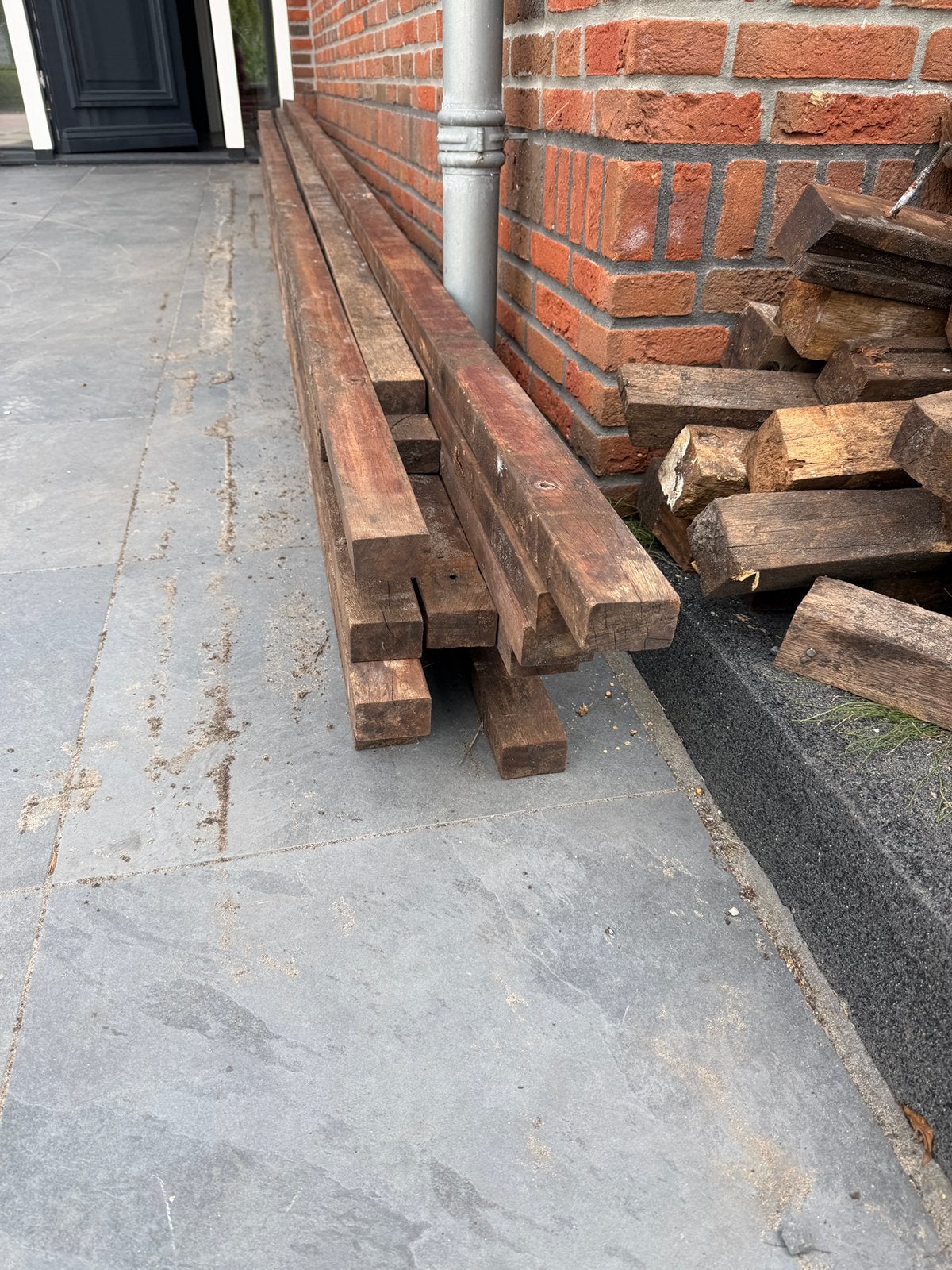 Bankirai onder regels 45x70mm met piket paaltjes, Doe-het-zelf en Verbouw, Hout en Planken, Ophalen of Verzenden, Zo goed als nieuw