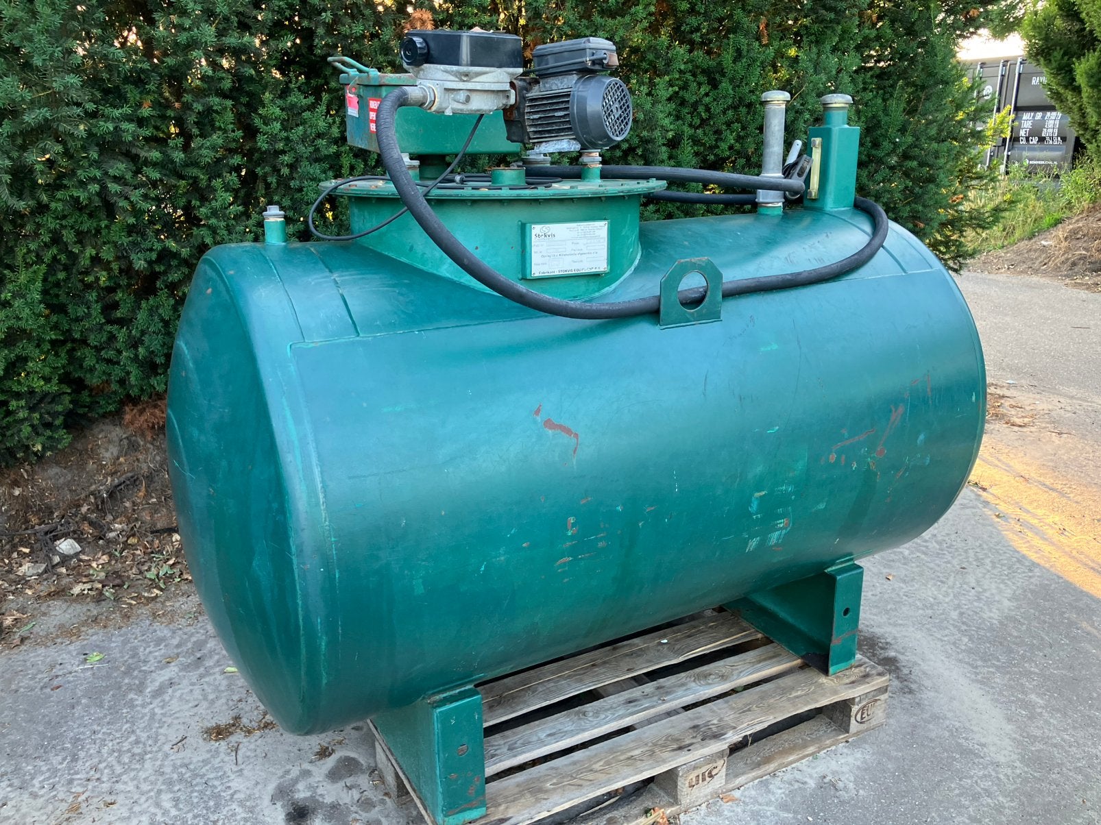 Dieseltank dubbelwandig 1200 liter, Ophalen, Zo goed als nieuw, Afzuiger