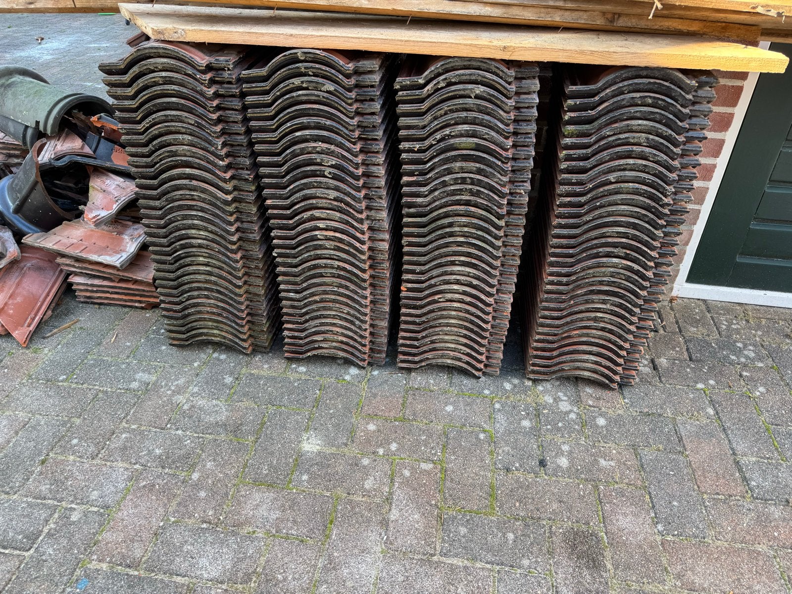 Koramic Narvik dakpannen geglazuurd zwart (ca. 50 stuks), Doe-het-zelf en Verbouw, Ophalen, Gebruikt, Steen of Klei, Zwart