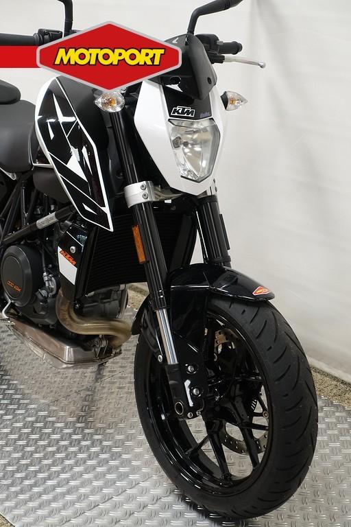 KTM 690 Duke (bj 2018), Motoren, E 3
A-5230  Mattighofen, AT, Bedrijf, Toermotor, KTM Motorcycles GmbH