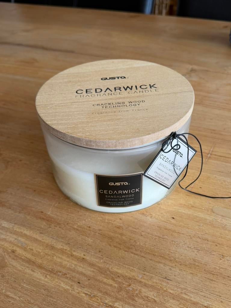 Grote geurkaars Gusta Cedarwick Sandalwood, Nieuw, Ophalen of Verzenden, Crème, Kaars