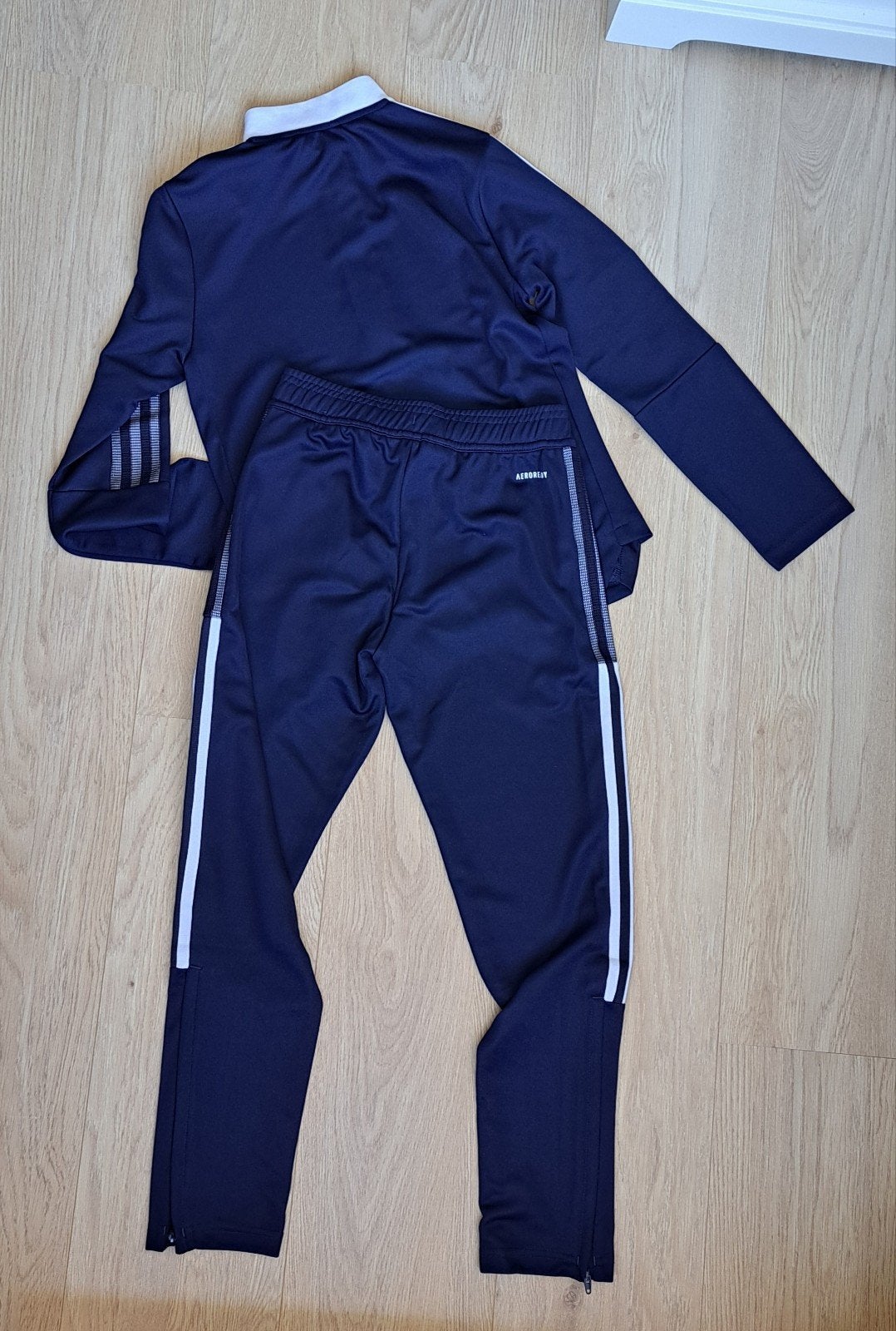 Adidas trainingspak maat 140, Ophalen, Adidas, Sport- of Zwemkleding, Zo goed als nieuw
