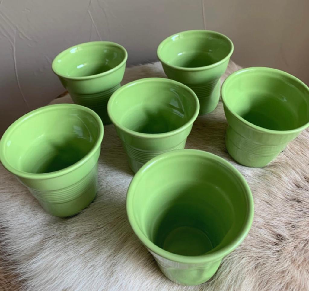 6 groene Cappucino deukbekers van Revol France, Nieuw, Ophalen of Verzenden, Overige stijlen, Kop(pen) en/of Schotel(s)