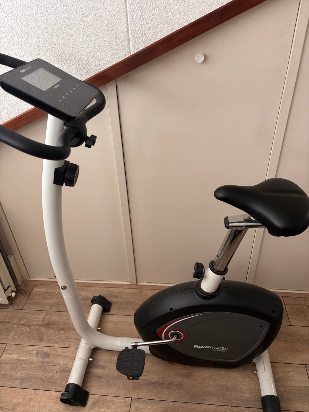 Flow Fitness Hometrainer - Zelfopladend & Verstelbaar, Ophalen, Gebruikt, Benen, Hometrainer