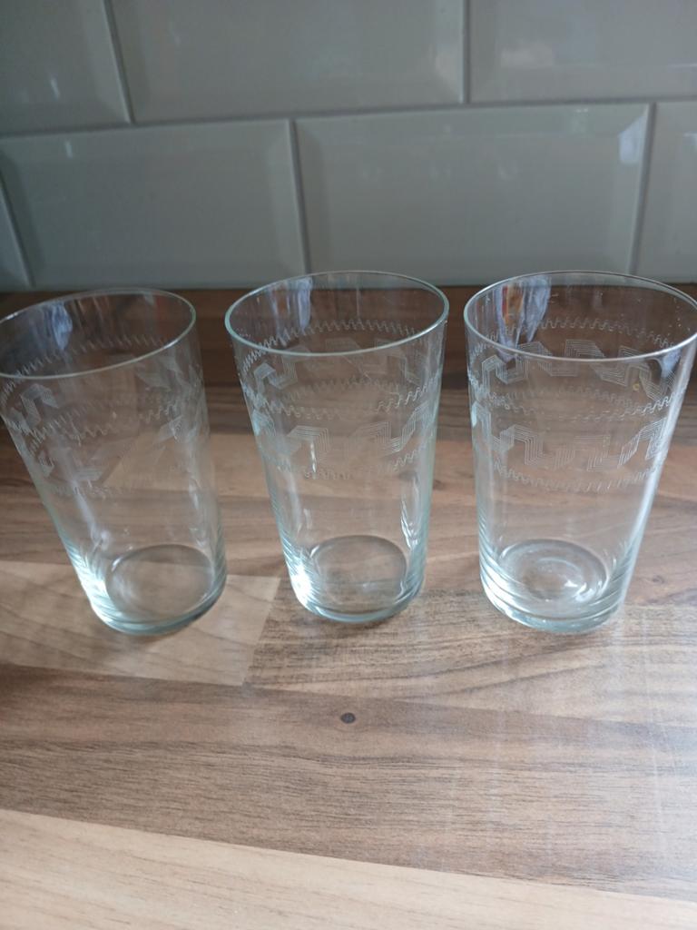 3 Brocante jaren zestig frisglaasjes met geslepen randje, Ophalen of Verzenden, Gebruikt, Borrel- of Shotglas