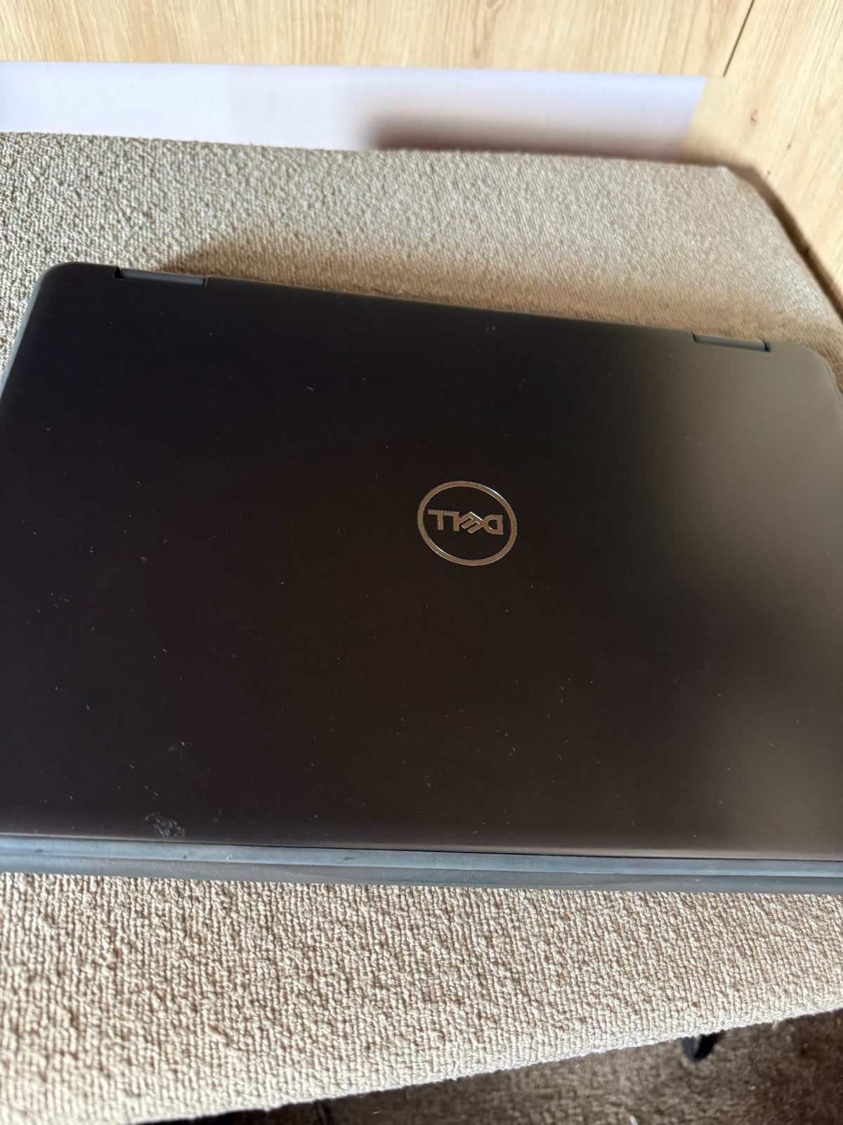 Dell Latitude 3189 2-in-1 Laptop - Compact en Veelzijdig, Computers en Software, Windows Laptops, Ophalen, Gebruikt, 2 tot 3 Ghz