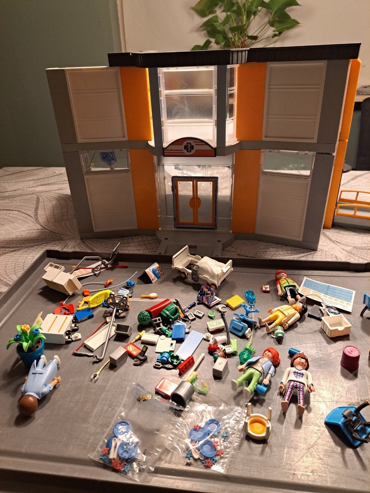 Playmobil Groot Ziekenhuis 70190 met veel accessoires, Kinderen en Baby's, Gebruikt, Gebouw, Ophalen of Verzenden, City life