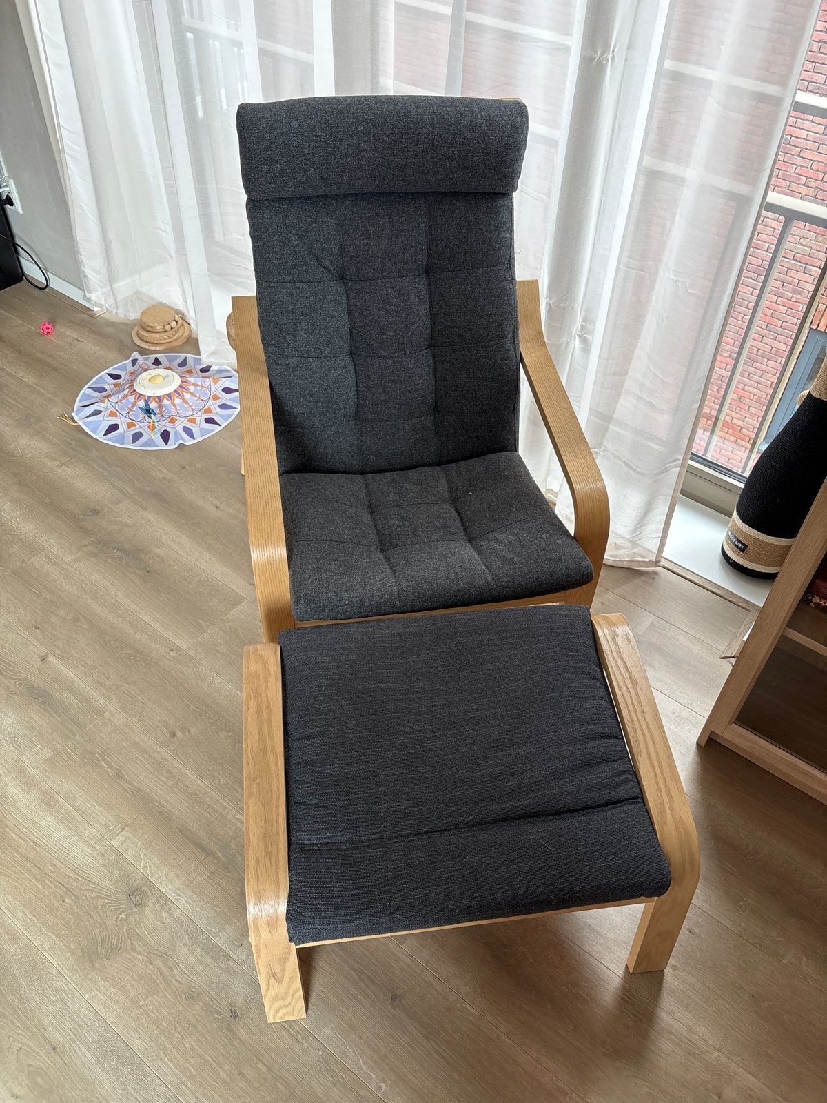 IKEA Poäng fauteuil met voetenbank - Grijs, Gebruikt, 75 tot 100 cm, Ophalen of Verzenden, 50 tot 75 cm