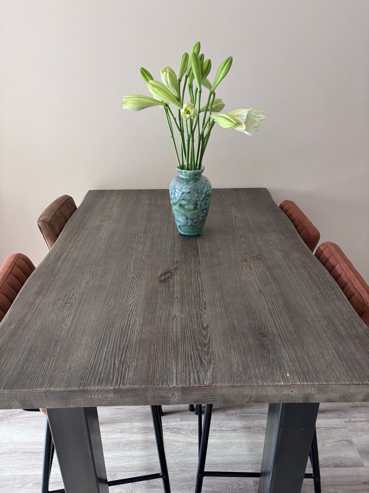 Robuuste eettafel met metalen onderstel, Huis en Inrichting, Ophalen, Gebruikt, 100 tot 150 cm, 50 tot 100 cm