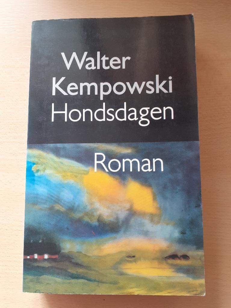 Walter Kempowski - Hondsdagen, Ophalen of Verzenden, Gelezen