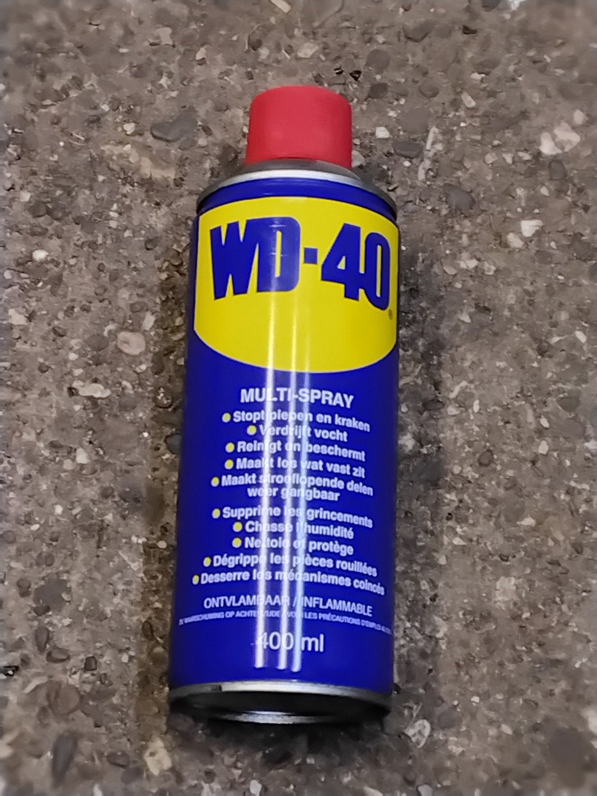 NIEUWE SPUITBUS WD 40, Ophalen