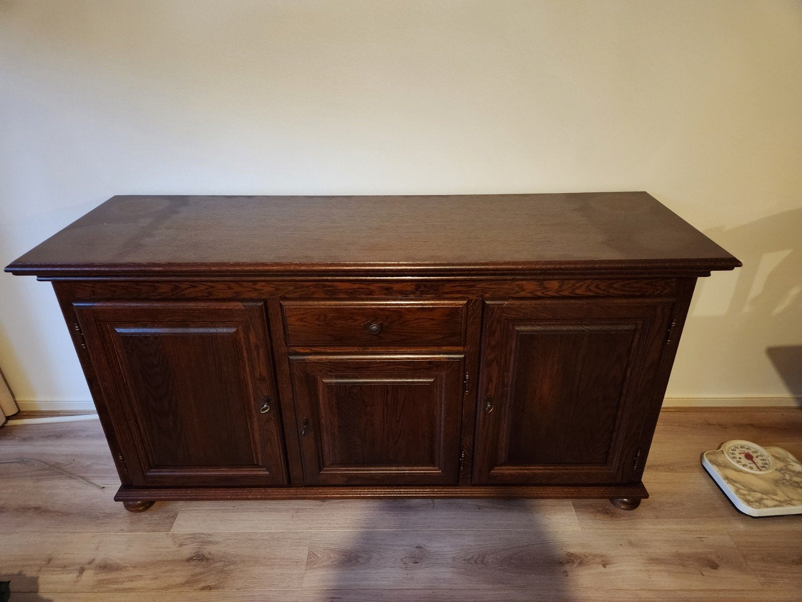 Dressoir kast met slotjes en sleutels, Ophalen, Gebruikt, Overige houtsoorten, Met deur(en)
