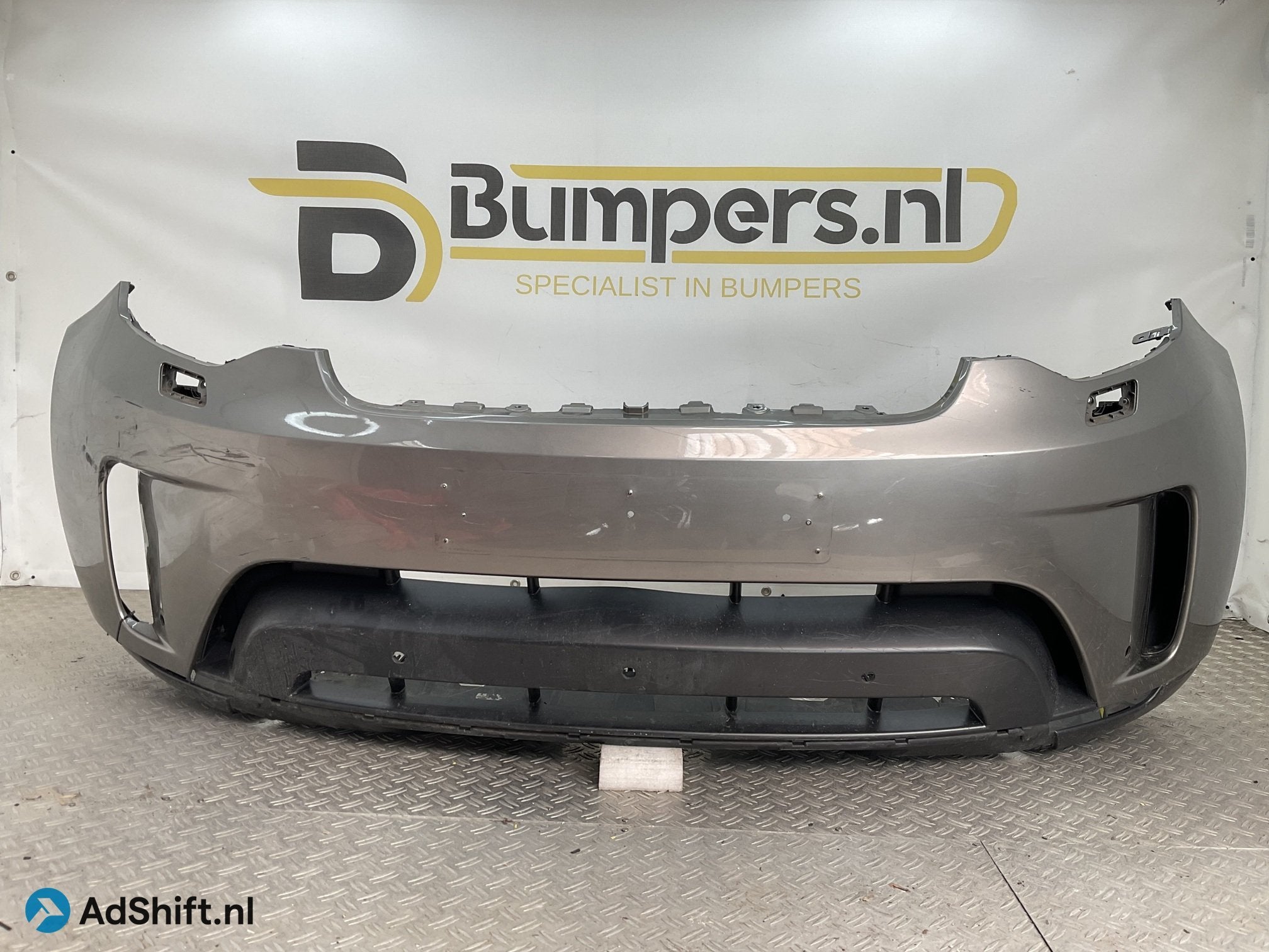 Bumper Land Rover Discovery L462 HSE HY-32-17F003-AAW Voorbu, Auto-onderdelen, Bumper
