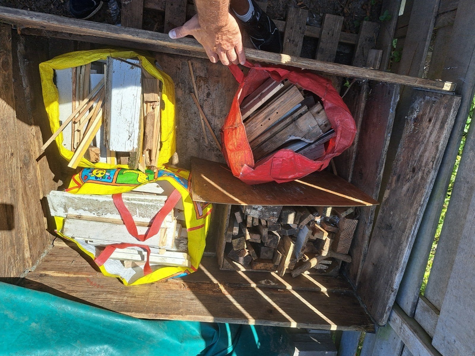 Diverse Houtblokken en Palletdelen voor Brandhout, Tuin en Terras, Haardhout, Minder dan 3 m³, Ophalen of Verzenden, Overige houtsoorten