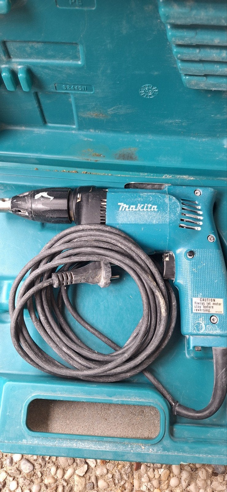 gipsplaatschroef machine van makita met lang snoer, Ophalen