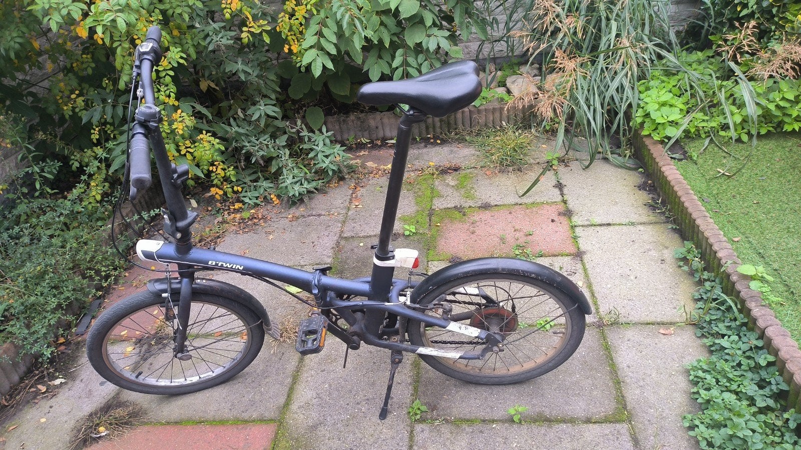B'Twin Tilt 500 vouwfiets - Ideaal voor woon-werkverkeer, Fietsen en Brommers, 20 inch of meer, Gebruikt, Velgrem, Versnellingen