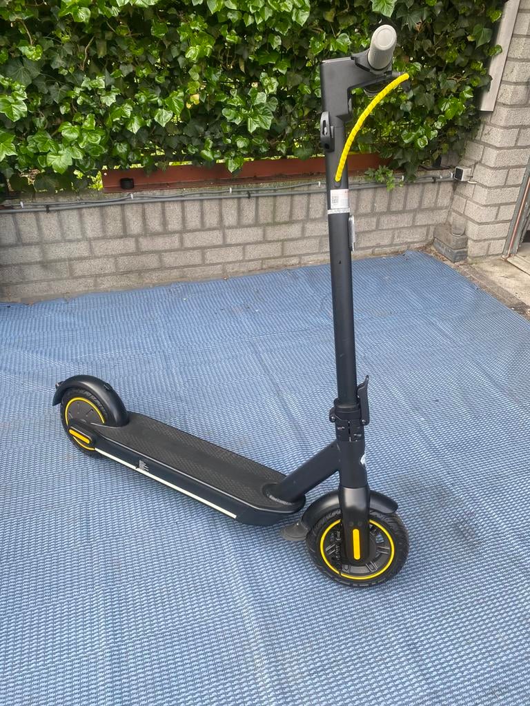 Grote elektrische step max 120 kg gewicht 1 jr oud, Ophalen, Zo goed als nieuw, Elektrische step (E-scooter)