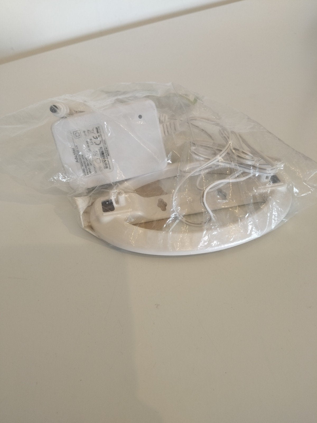 KPN Experia Box V10 standhouder en adapter, Ophalen, Gebruikt, Snoer of kabel, Overige merken