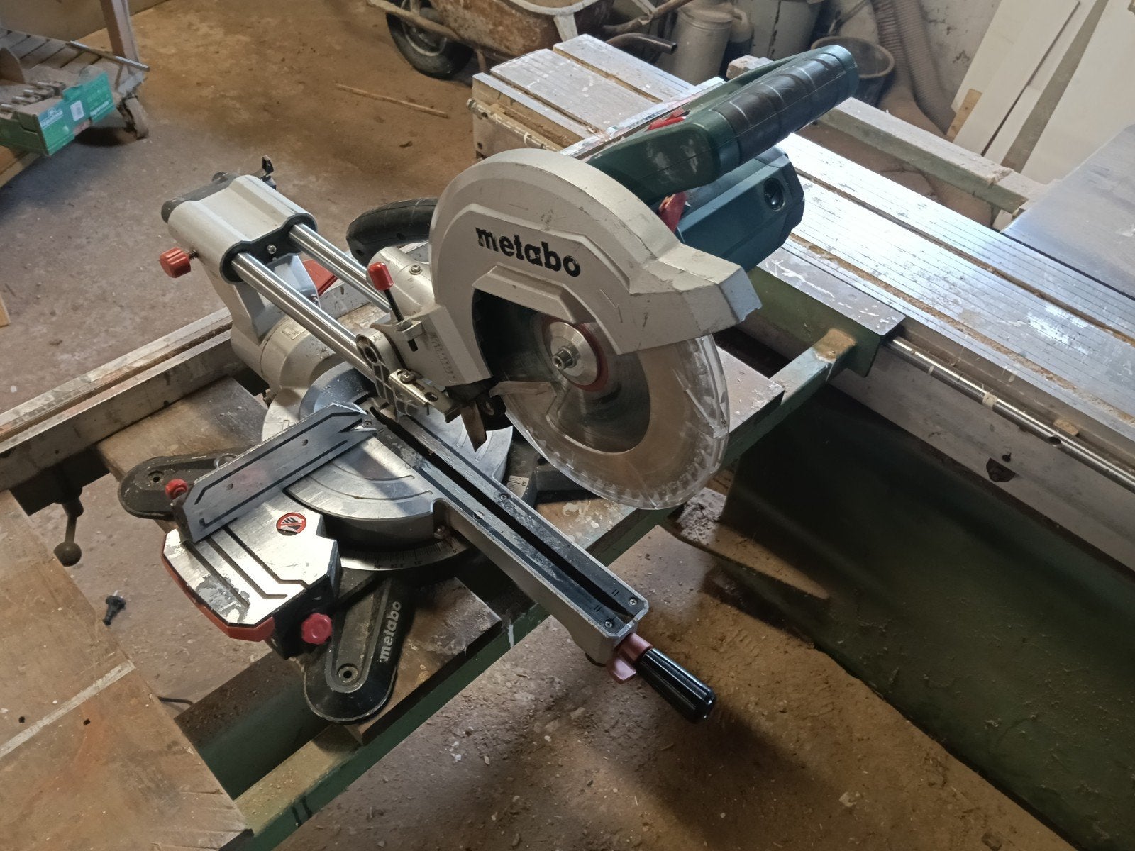 Metabo KGS 254 M Afkortzaag - Krachtig en Nauwkeurig, Doe-het-zelf en Verbouw, Gebruikt, 70 mm of meer, Ophalen of Verzenden, Afkortzaag