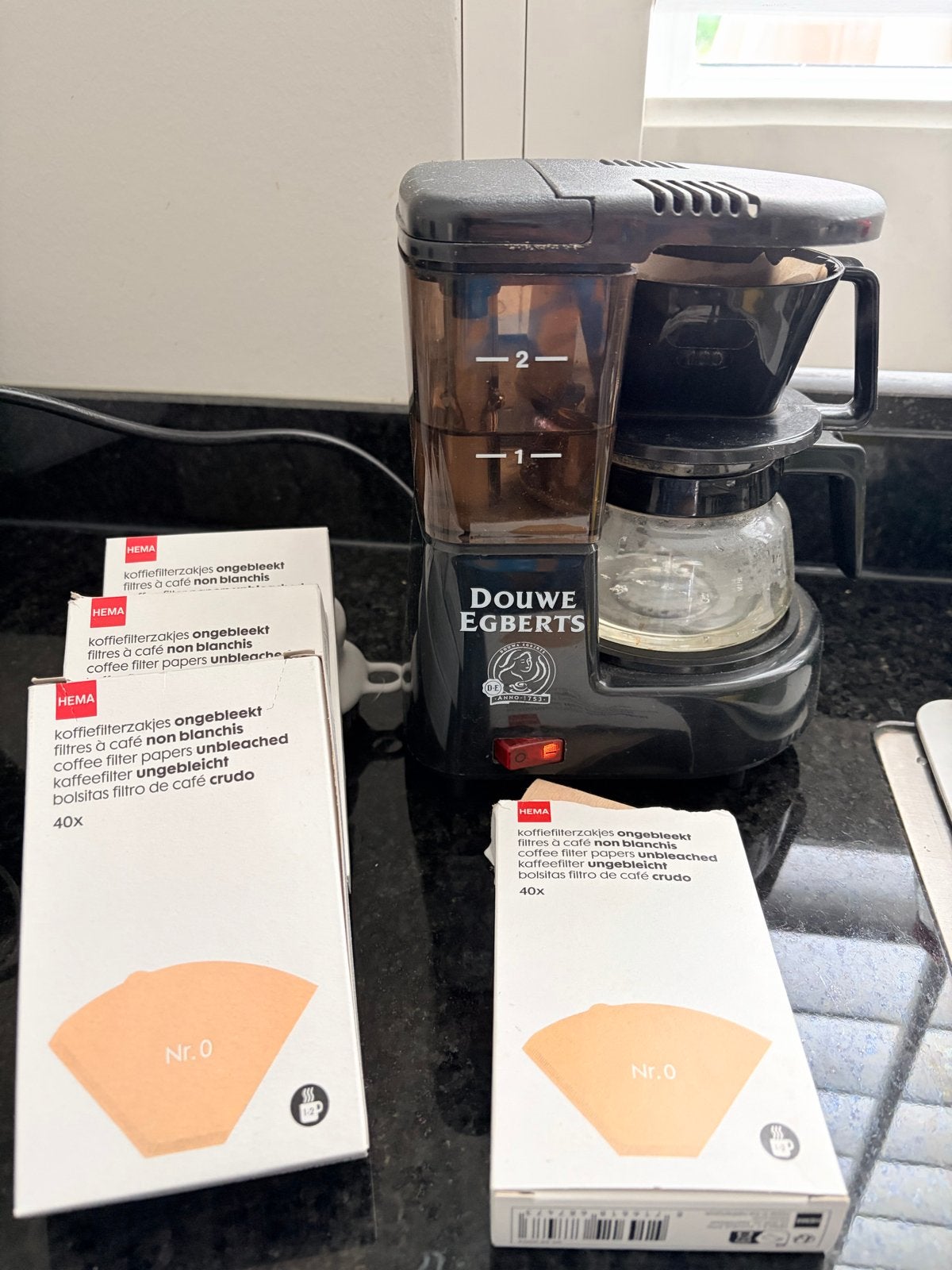 Douwe Egberts Koffiezetapparaat met filters, Witgoed en Apparatuur, Koffiezetapparaten, Ophalen, Gebruikt, Koffiemachine, Gemalen koffie