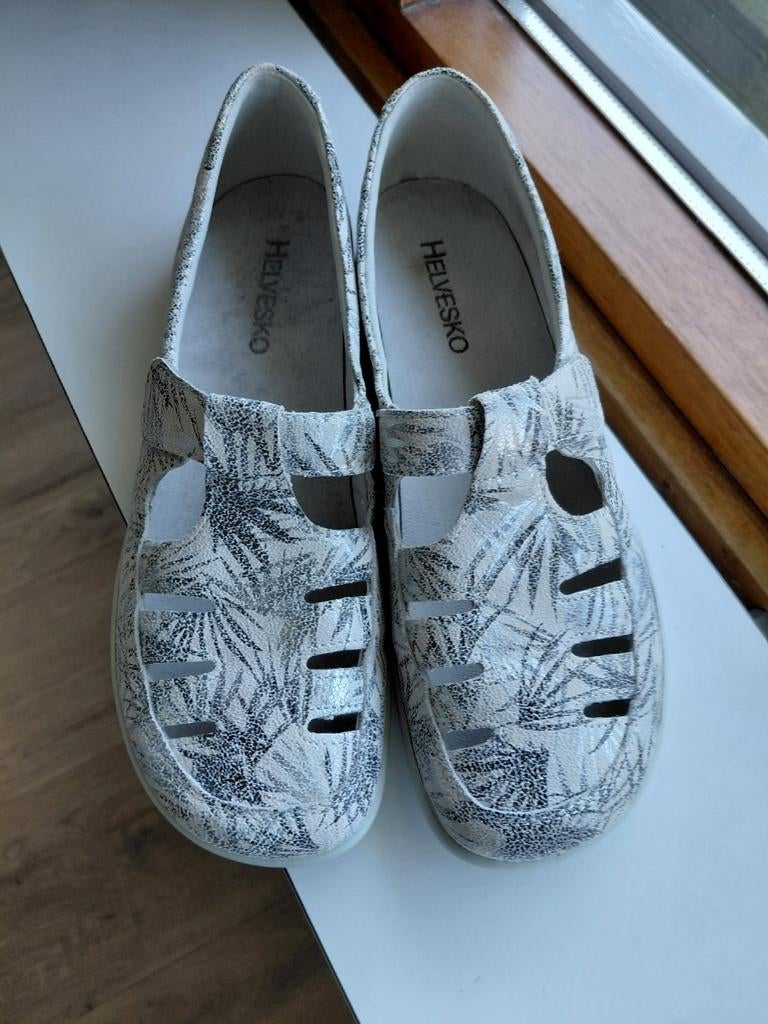 Leuke leren zomer schoenen maat 42, Kleding | Dames, Schoenen, Ophalen of Verzenden, Zo goed als nieuw, Roze, Sneakers of Gympen