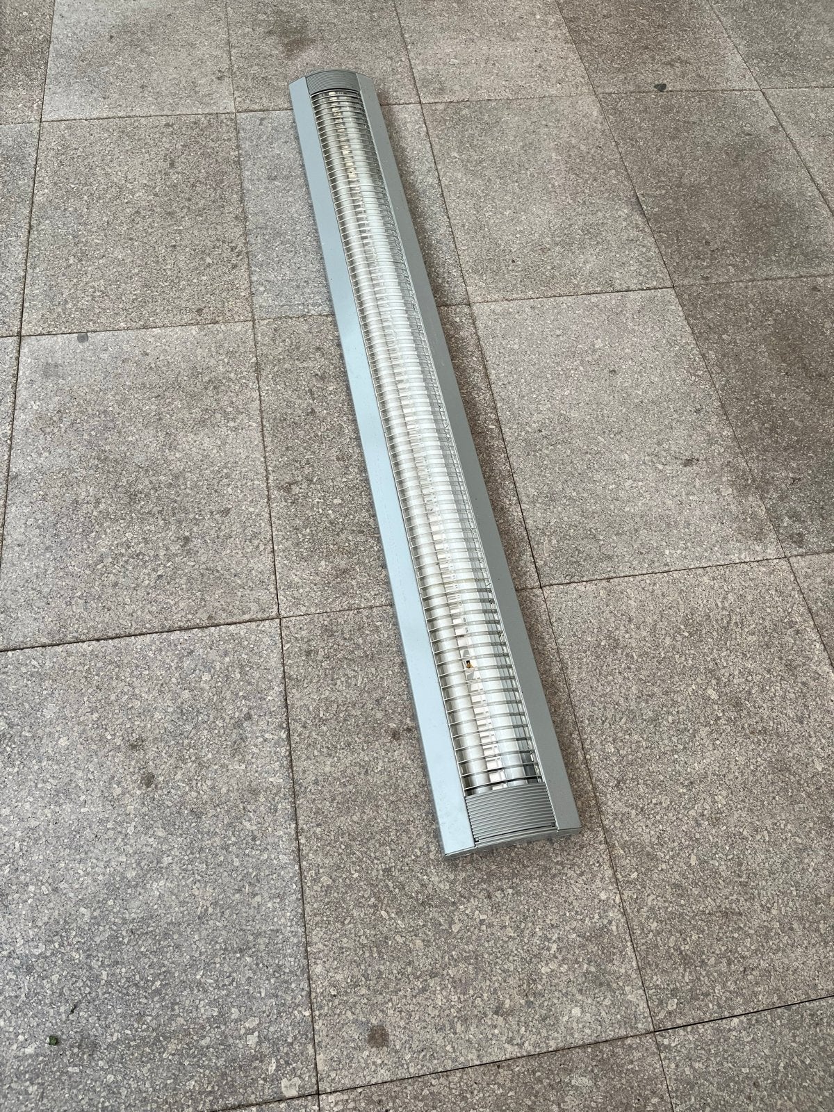 TL-armatuur met twee buizen - 160 cm lang, Metaal, Overige merken, Gebruikt, Grijs