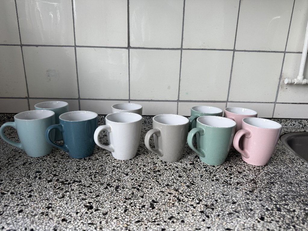 Koffie / espresso / thee kopjes 10 stuks onbeschadigd, Ophalen, Keramiek, Zo goed als nieuw, Effen