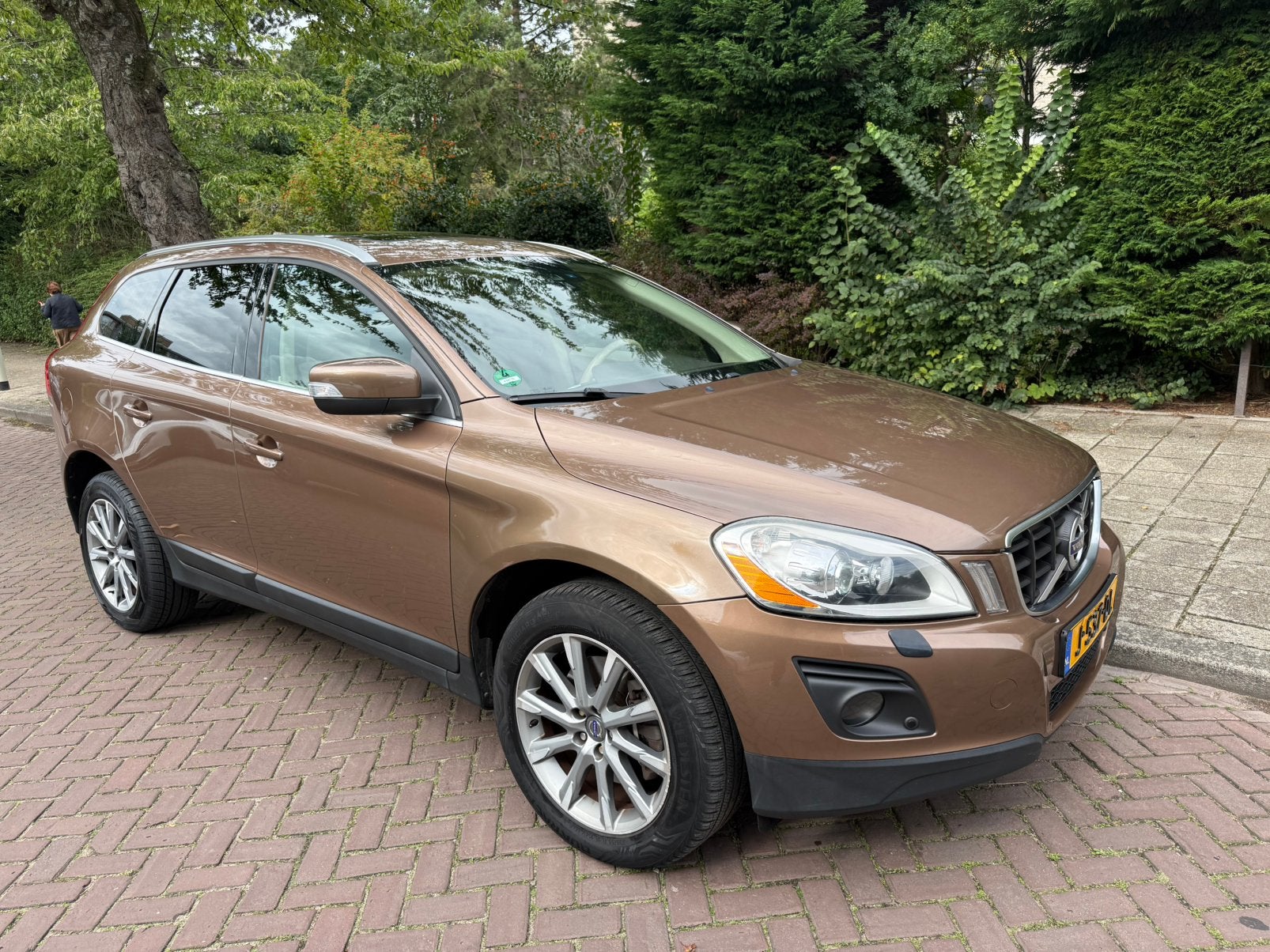 Volvo XC60 2.4 D AWD Geartronic 2009 Bruin, Auto's, Automaat, 1716 kg, 197 €/maand, 163 pk