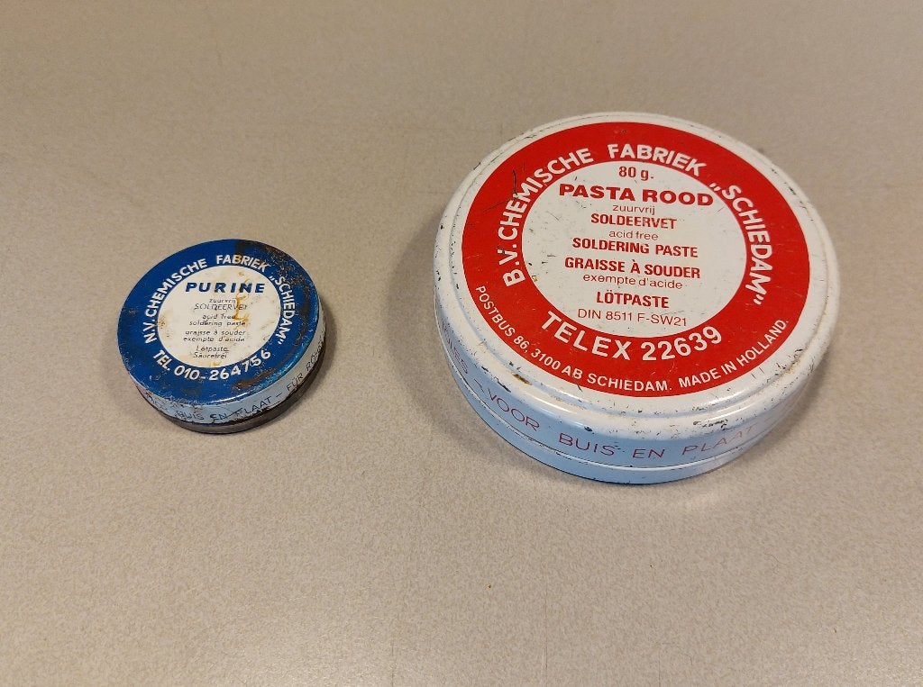 Vintage blikjes Chemische Fabriek Schiedam PURINE PASTA ROOD, Ophalen of Verzenden, Gebruikt, Gebruiksvoorwerp