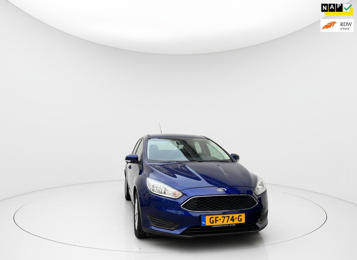 Ford Focus 1.0 Trend Edition LAGE KM STAND NIEUWE DISTRIBUTI, Gebruikt, Euro 6, Blauw, Origineel Nederlands