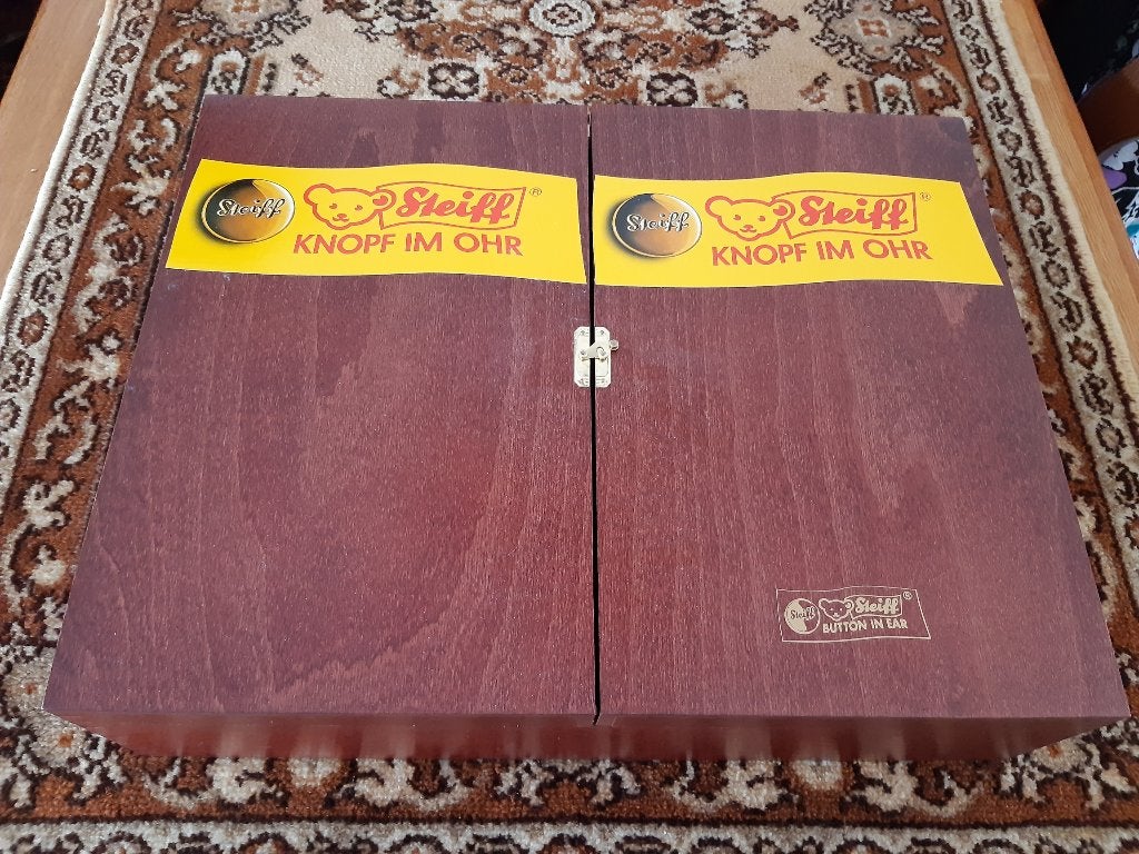 steiff kastje om de kleine beertjes leuk in te zetten, Ophalen of Verzenden, Zo goed als nieuw, Stoffen beer, Steiff
