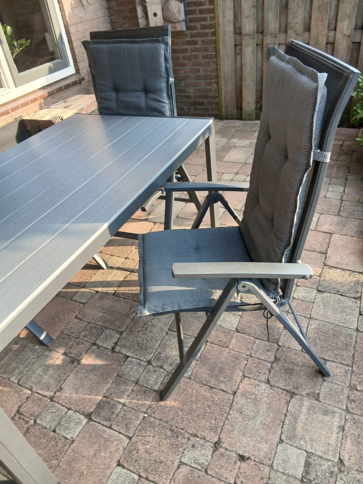 Complete tuinset met tafel (90x160) en kussens, Tuin en Terras, Tuinsets en Loungesets, Ophalen, 4 zitplaatsen, Gebruikt, Aluminium