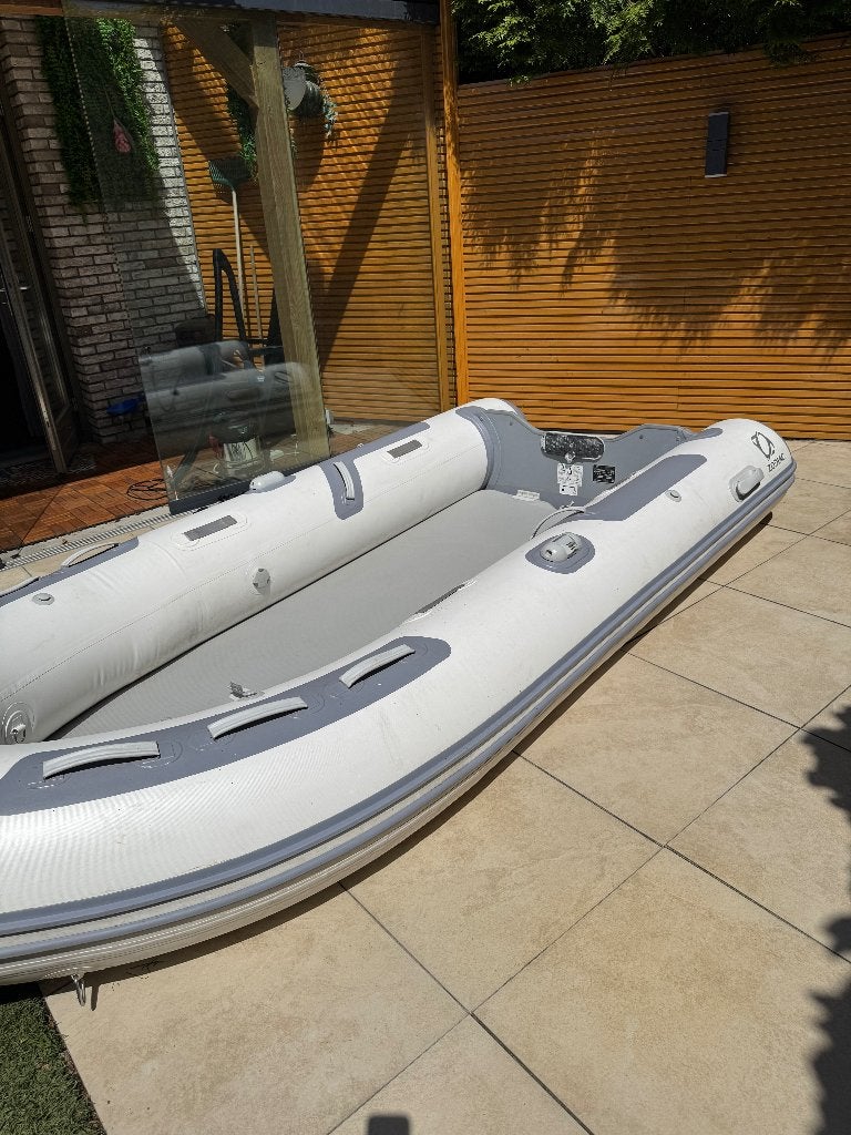 Zodiac 350 aero met 6pk Yamaha buitenboord motor, Watersport en Boten, Rubberboten, Ophalen, Airdeck, 6 pk, Peddels