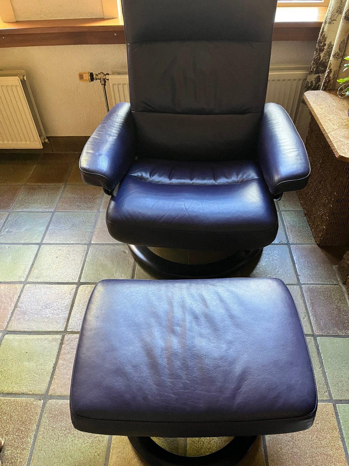 Prominent stressless leder fauteuil met voetenbankje, Ophalen, Zo goed als nieuw, Minder dan 75 cm, 50 tot 75 cm