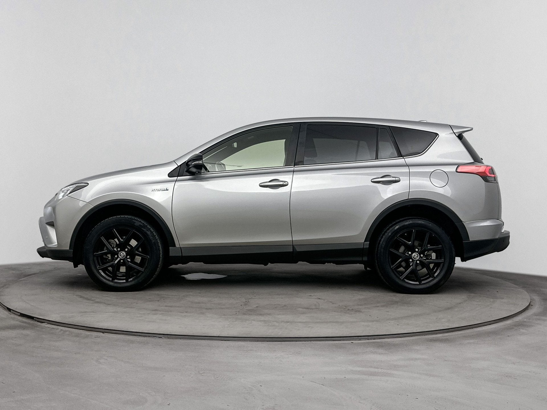 Foto 3 van Toyota RAV4 2.5 Hybrid AWD Energy Plus | Parkeersensoren V+A