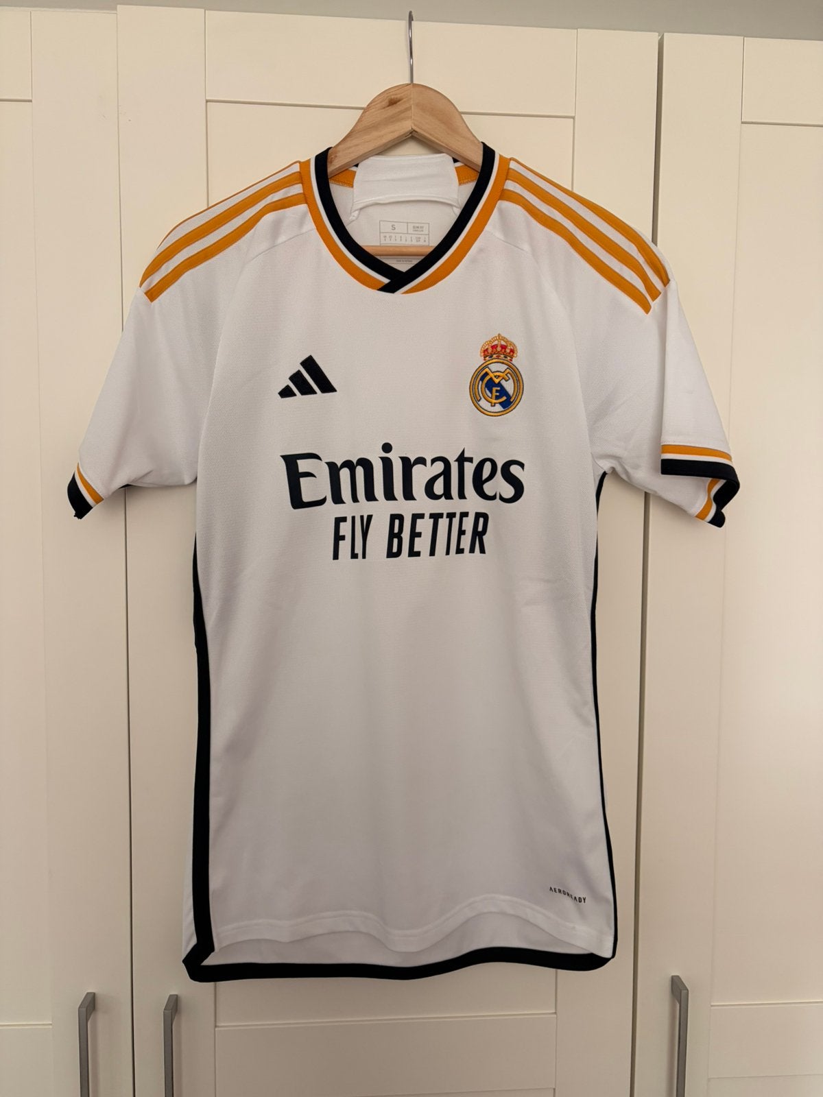 Voetbalshirt Real Madrid S, Sport en Fitness, Voetbal, Maat S, Ophalen of Verzenden, Zo goed als nieuw, Shirt