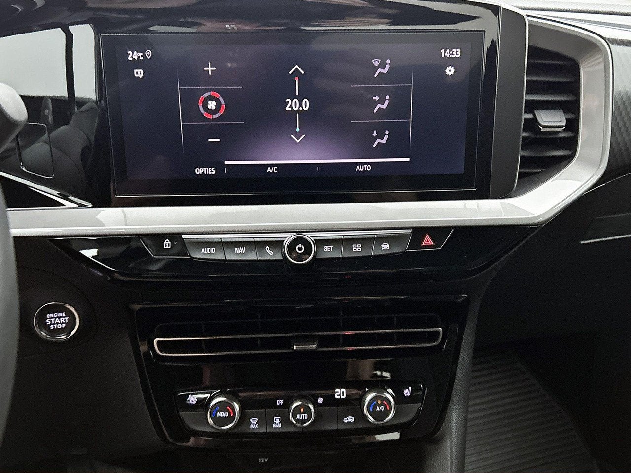 Foto 17 van Opel Mokka 1.2 130pk Ultimate Automaat | Navigatie | Climate