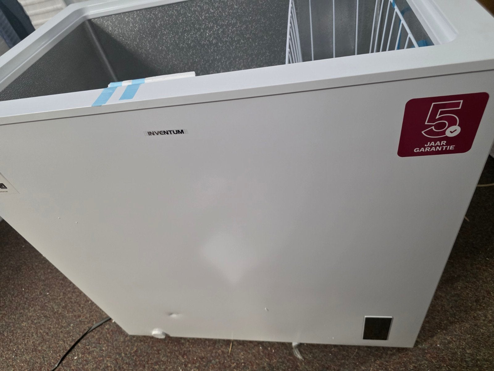 Nieuw vrieskist 290 liter -112 cm breed met schade, Ophalen of Verzenden, Nieuw, 90 cm of meer, 85 tot 120 cm