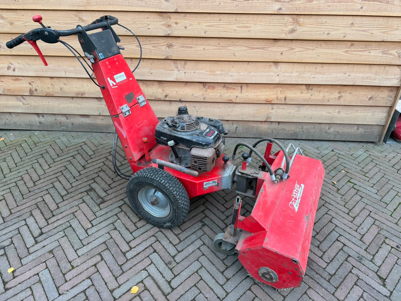 Kersten K820 werktuigdrager hydraulisch rolbezem veegmachine, Ophalen, Gebruikt