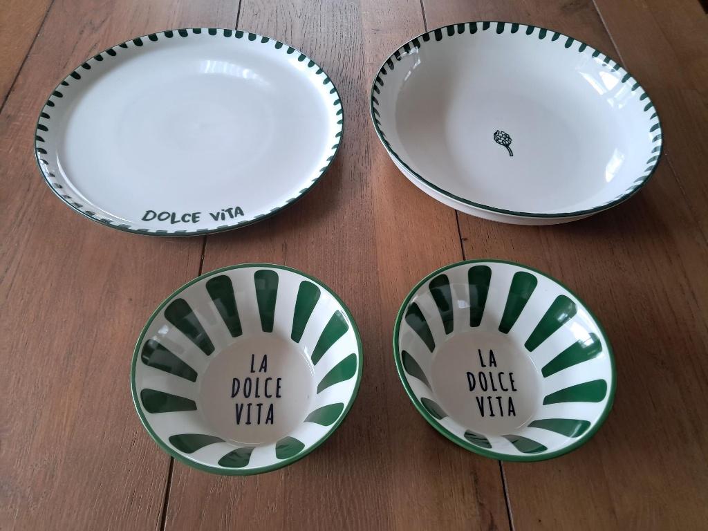 servies Gusta - Della Nonna - Serveerschaal + Pizzabord +2, Nieuw, Ophalen of Verzenden, Schaal of Schalen, Overige stijlen