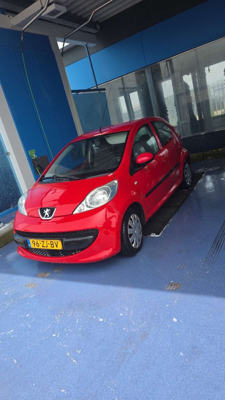 Peugeot 107 1.0 12V 5DR 2008 Rood, Auto's, Peugeot, Voorwielaandrijving, 4 stoelen, 68 pk, Origineel Nederlands