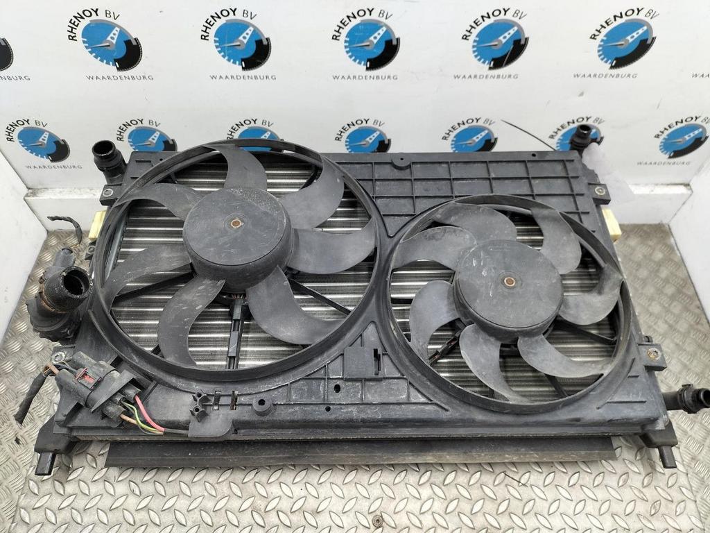 VOLKSWAGEN PASSAT B7 365 BlueMotion KOELERPAKKET 2013, Ophalen of Verzenden, Gebruikt, Stiba lid