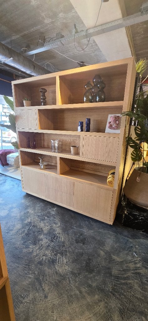 Opbergkast | Vakkenkast Eikenhout – Naturel eiken SHOWMODEL, Eikenhout, Met deur(en), 200 cm of meer, Bornsestraat 31