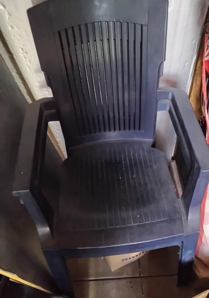 2 x kunststof stapel stoelen, Ophalen, Zo goed als nieuw, Kunststof, Stapelbaar