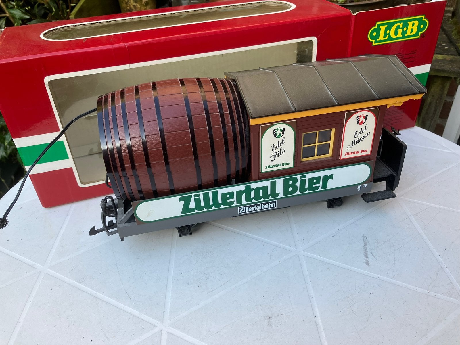 Lgb 3042(0) Zillertalbahn metalen wielen/binnenverlichting, Hobby en Vrije tijd, Modeltreinen | Overige schalen, Gelijkstroom