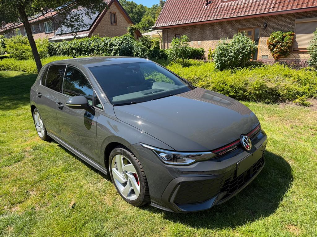 Golf GTI 10-2025, plaatschade links Duits kenteken, Stof, Euro 6, 4 cilinders, Grijs