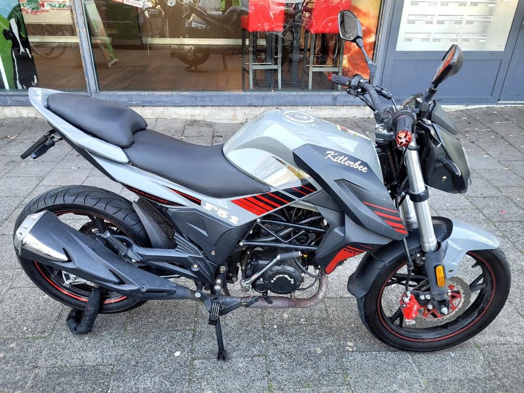 Killerbee f51 in goede staat, liefs snel weg, Gebruikt, Ophalen, Overige merken, 4 versnellingen