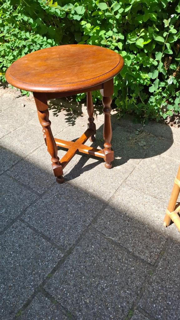 Eiken houten tafeltje rond brocant 50 cm doorsnee 54 hoog, Ophalen