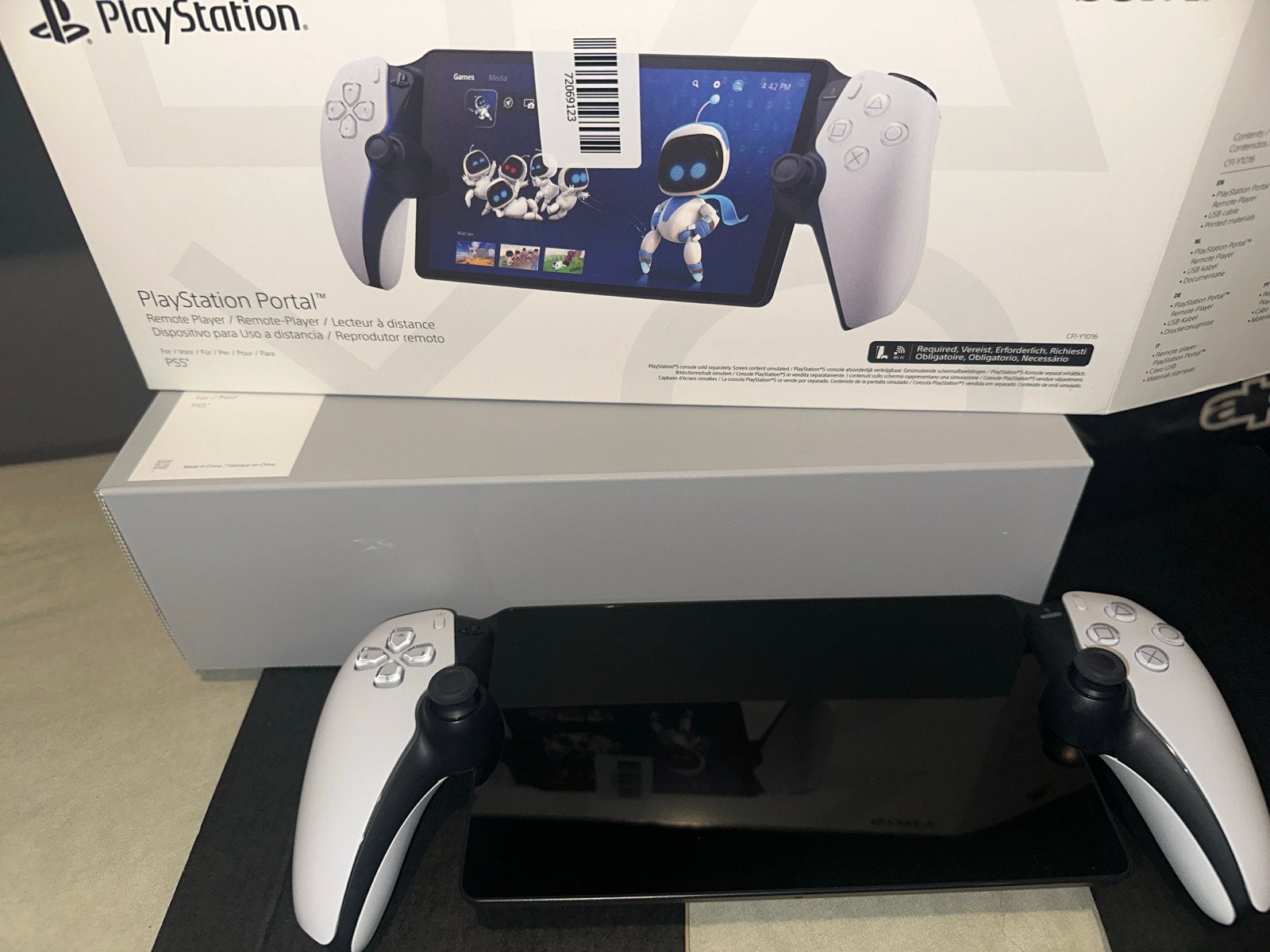 Sony PlayStation Portal Remote Player met garantie, Overige controllers, PlayStation 5, Ophalen of Verzenden, Zo goed als nieuw