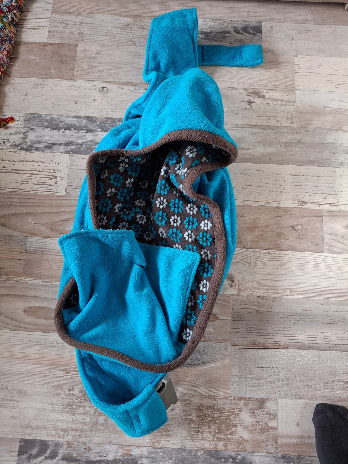 Lodger shelter fleece draagdoek - Zo goed als nieuw, Draagdoek, Ophalen of Verzenden, Zo goed als nieuw, Buik, Rug of Zij